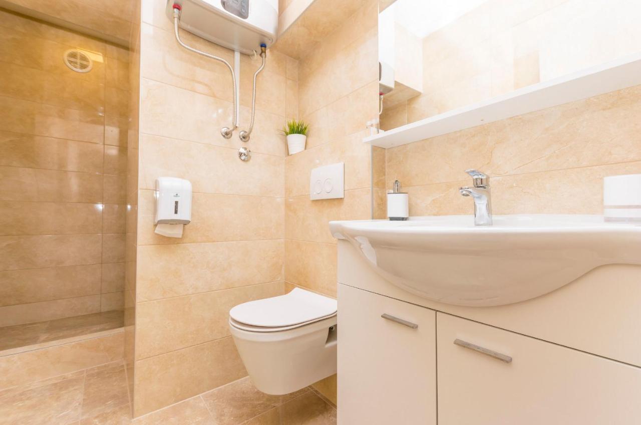 Apartments And Rooms Adriatic Suites Šibenik Esterno foto