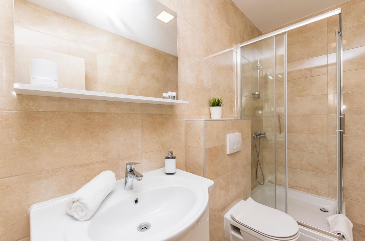 Apartments And Rooms Adriatic Suites Šibenik Esterno foto