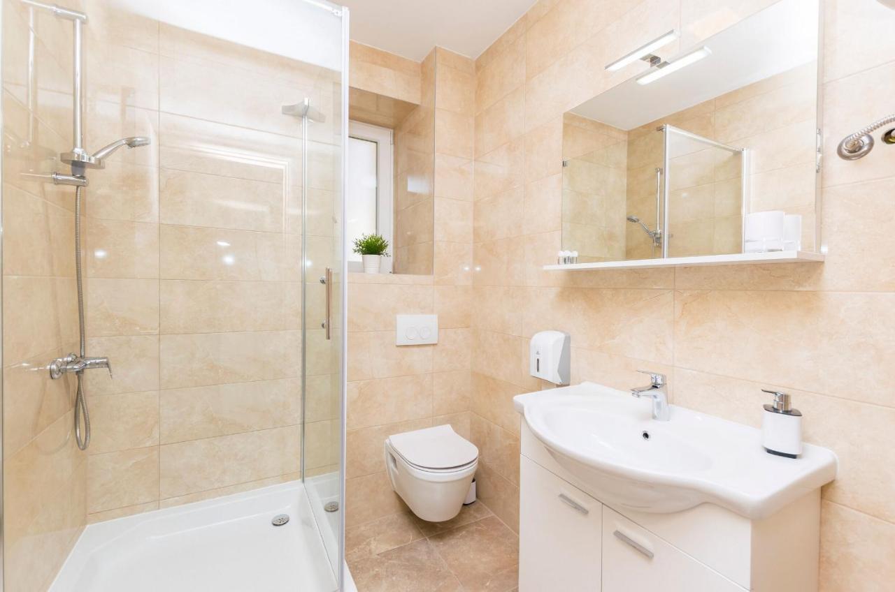 Apartments And Rooms Adriatic Suites Šibenik Esterno foto